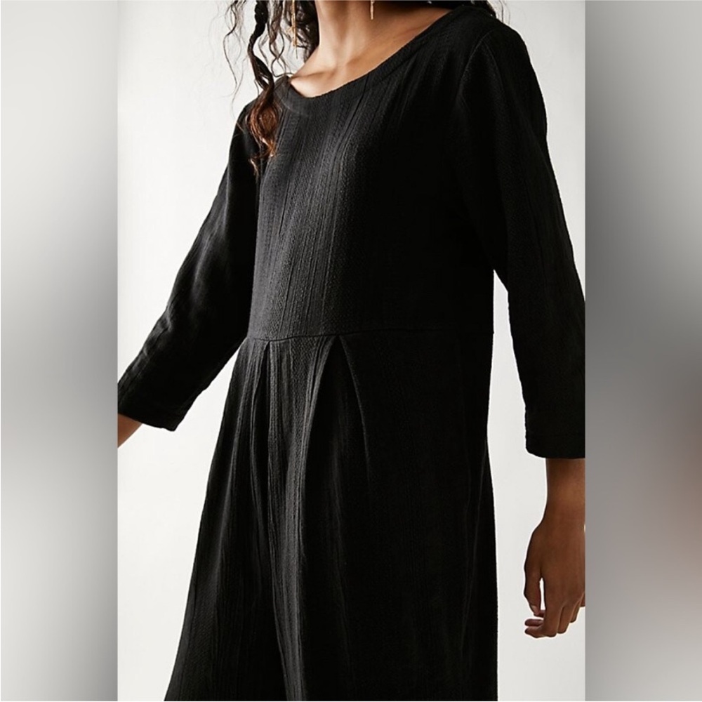 Elegant Black Jumpsuit - Picture 4 of 10